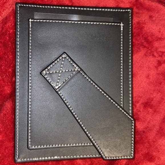 Faux leather threaded 4/6 photo frame - Picture 4 of 5